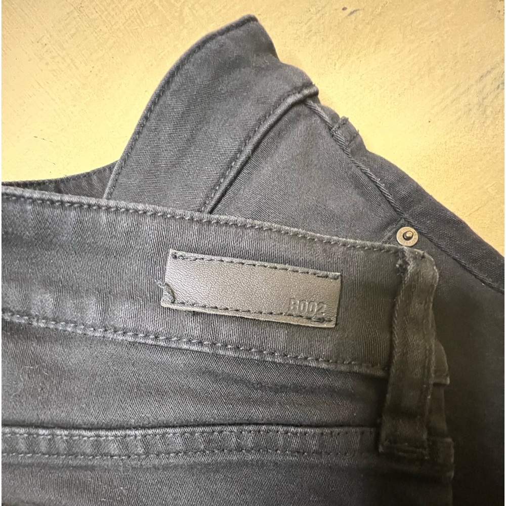 Uniqlo Mid Rise Boot Cut Jeans - Picture 4 of 12